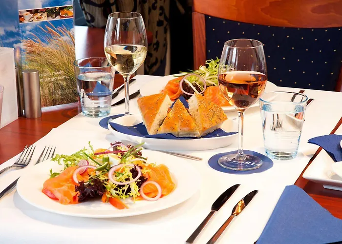 Отель Two Brothers Astoria Нордвейк-ан-Зее